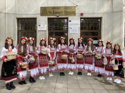 Лазар лазарува! - ОУ Св. Климент Охридски - Бяла Слатина